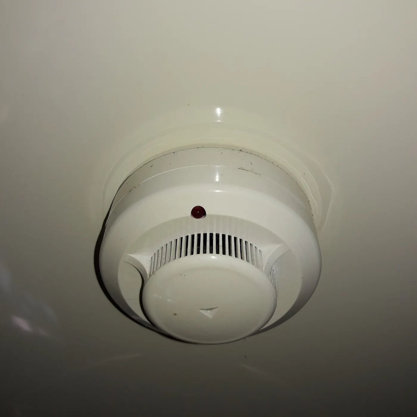 Ceiling-mounted smoke detector